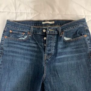 Woman’s Levi wedgie skinny